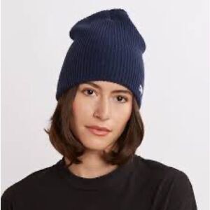 NWT Neff Daily Knit Beanie Hat in Navy.